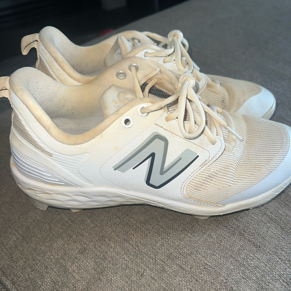 Men’s New Balance 3000 Size 10.5 Molded Baseball Cleats